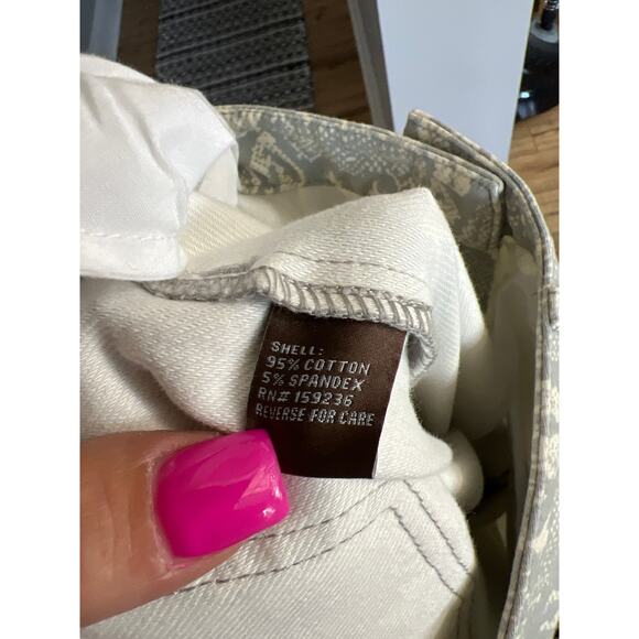 J. McLaughlin size 10 womens snake skin print jeans pants - Picture 5 of 5